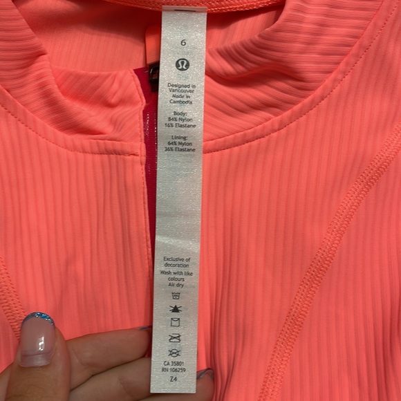 LULULEMON half zip size 6! - Picture 3 of 5